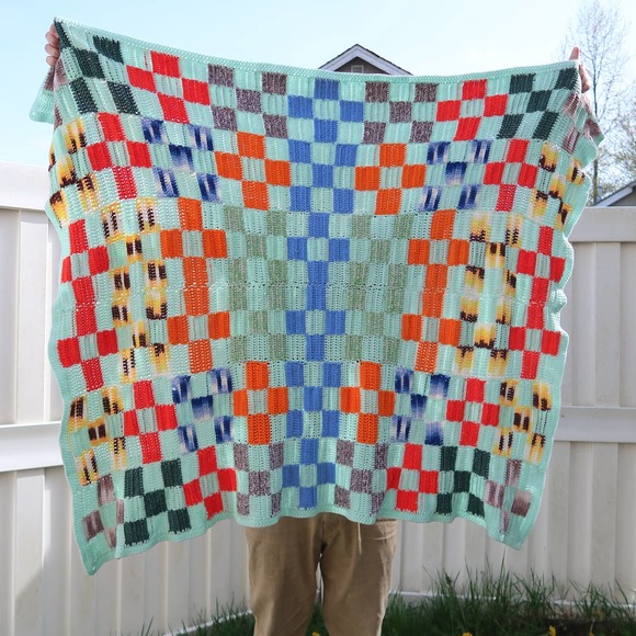 Vintage mint green blue multicolor checker print crochet knit afghan blanket - Picture 3 of 4